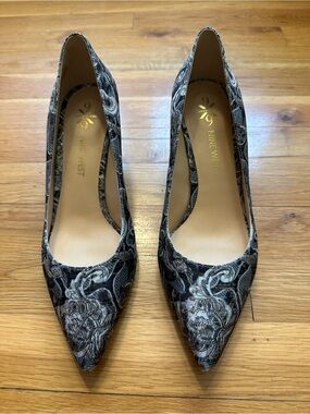 Nine West Black and Gray Floral‎ Pointed-Toe Pumps